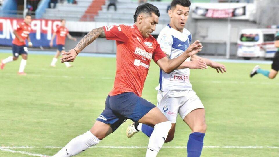 FC Universitario y Wilstermann se enfrentan "por cumplir" esta noche en el Félix Capriles