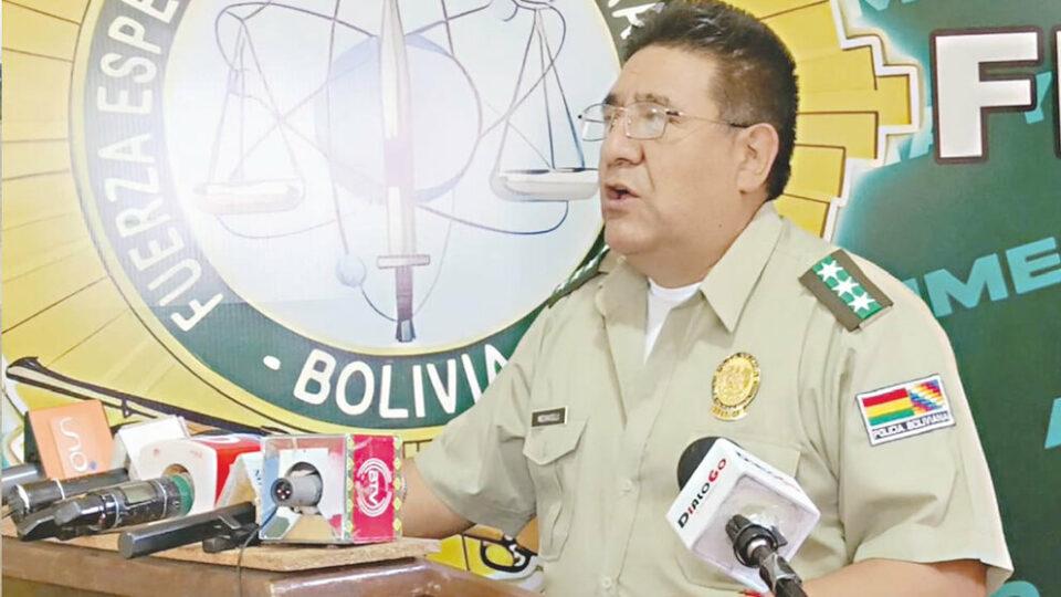 Trabajadores de hotel en Cochabamba hallan explosivos al armar el árbol navideño