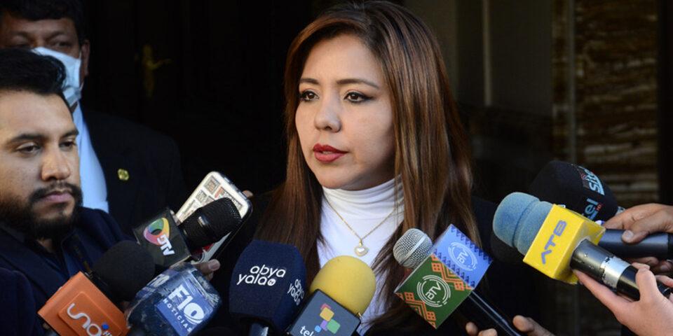 Alcón pide a facción cruceña no agravar situación con amenazas de paro