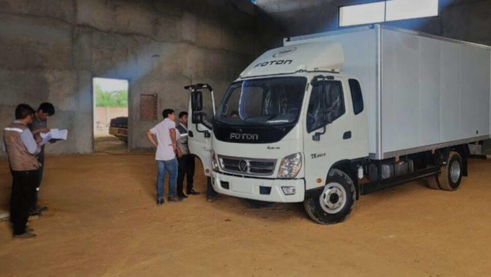 FPS entrega camiones furgones a 13 plantas industriales en Cochabamba para impulsar la industrialización regional