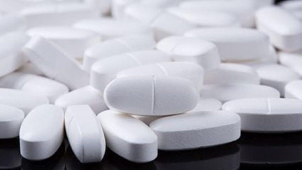 Demasiado acetaminofén podría dañar la salud de las personas mayores
