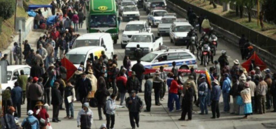 Choferes de El Alto proponen incremento de tarifa nocturna a Bs 2