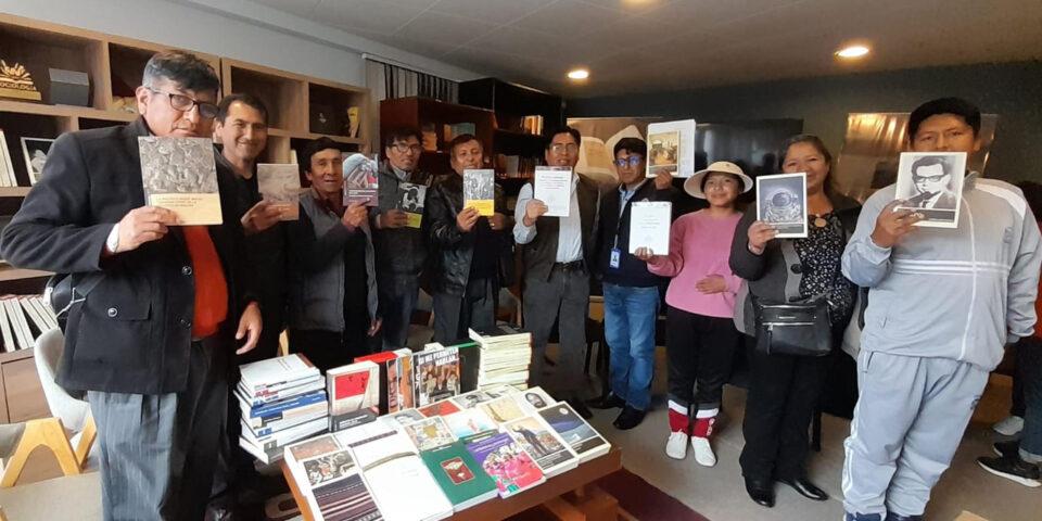 Vicepresidencia dona libros a unidades educativas de Cairoma, Ayata y El Alto