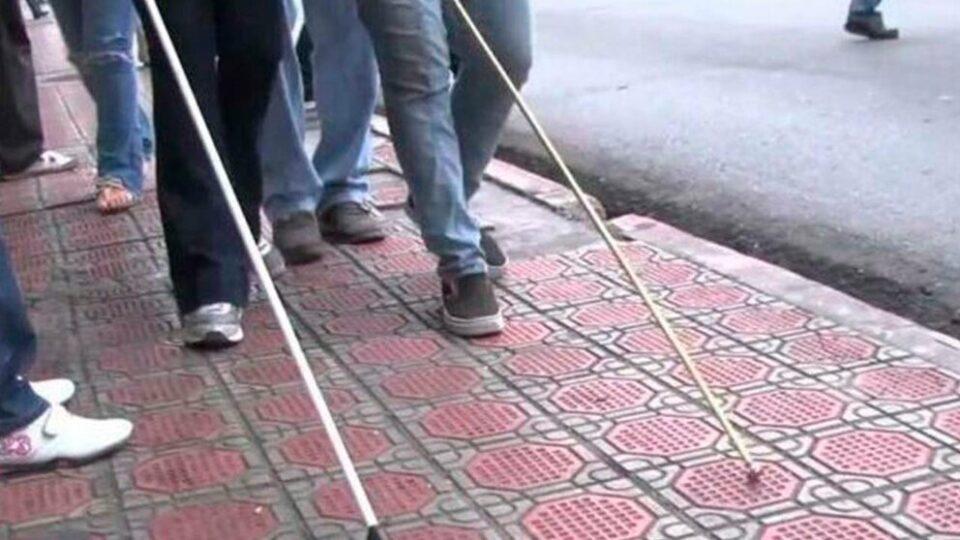 Persona con discapacidad visual muere tras caer en cámara abierta de Delapaz