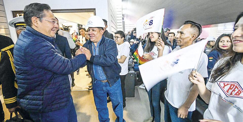 Arce celebra al trabajador petrolero y destaca las políticas hidrocarburíferas del gobierno