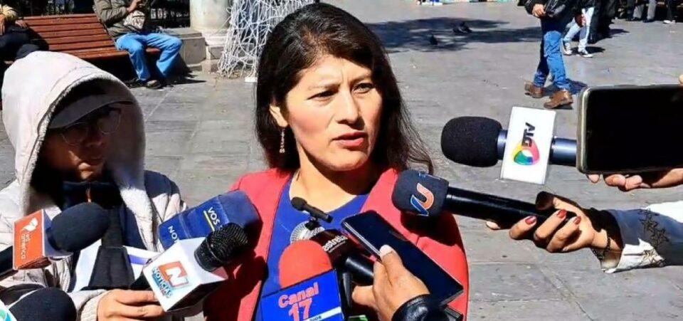 Vocera de la Alcaldía defiende la estrategia de Morena para recabar firmas ante críticas de políticos