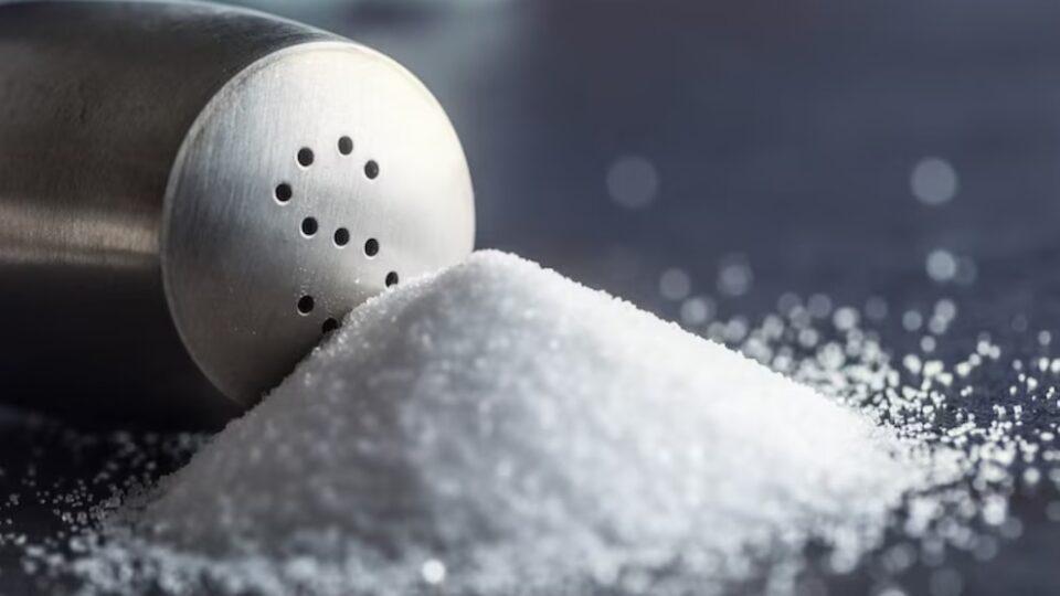 ¿Cuánto es mucha sal? La cantidad máxima que se puede consumir por día