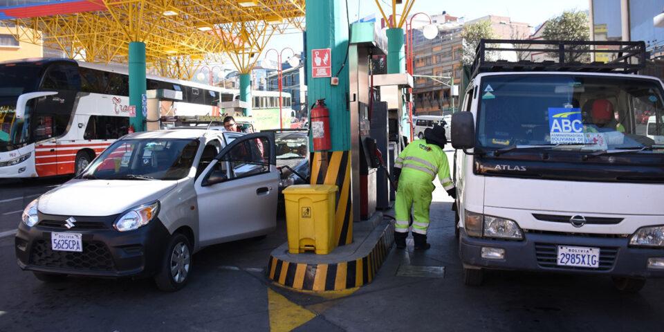 La estatal YPFB incrementa los despachos de carburantes en 15%