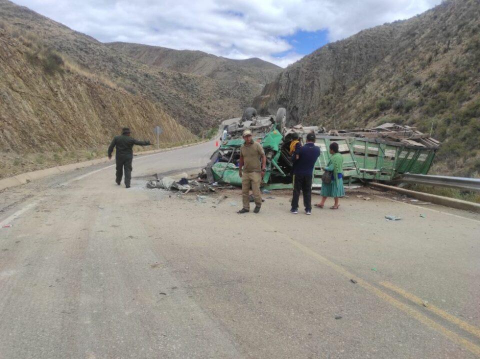Tragedia navideña: dos muertos en accidente de camión en la ruta Camargo-Potosí