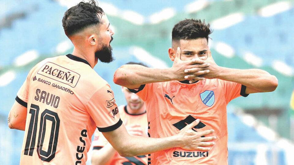 Bolívar recibe a FC Universitario en el Siles, buscando dar un paso más hacia el título del Clausura