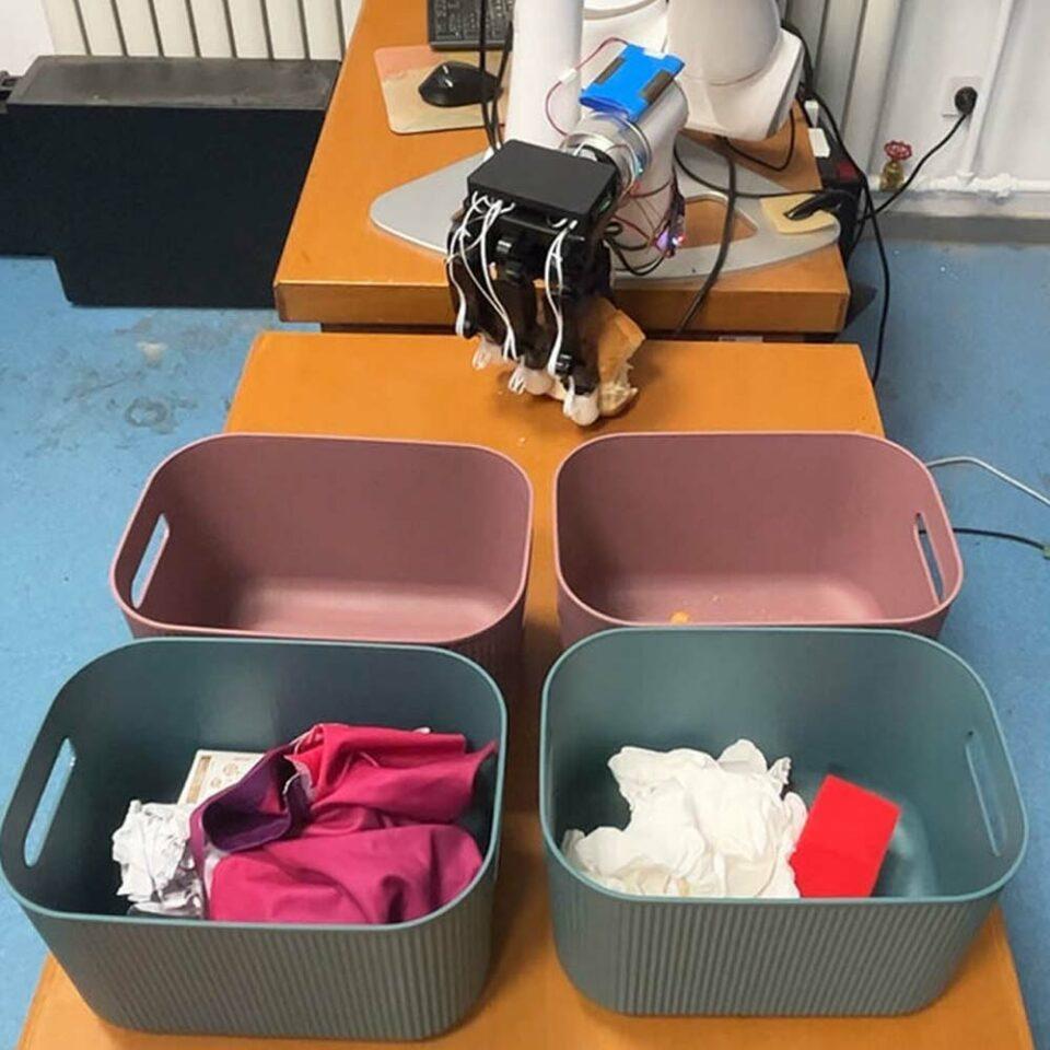 La robótica con tacto optimizará la clasificación de residuos