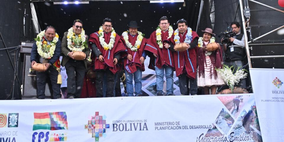 El Alto inicia masivo enlosetado con Bs 210 millones y prioriza contratación de mujeres