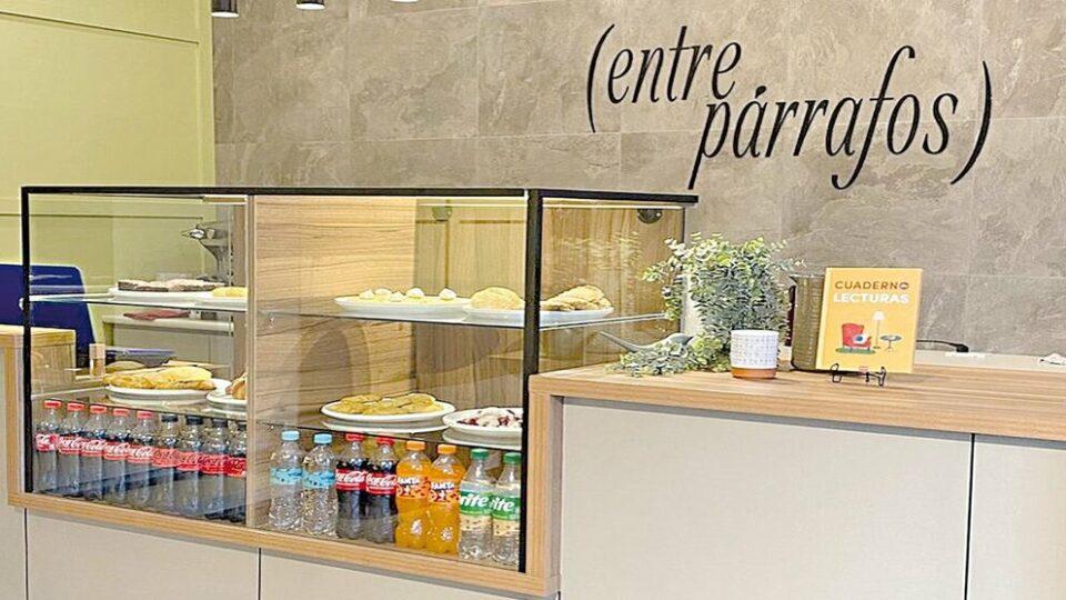 Cochabamba: Café librería "Entre Párrafos" invita a conectar con la lectura en un ambiente armónico