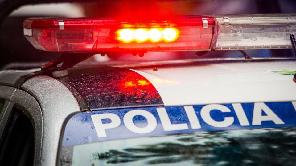 Mujer apuñalada por su expareja en Argentina y su hijo la defiende