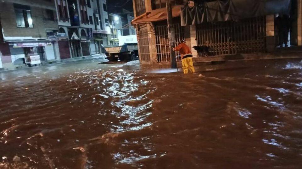 Las lluvias no dan tregua: Sucre amanece con calles inundadas de agua
