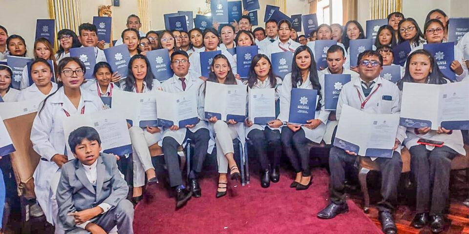 Presidente asigna 137 ítems en salud para reforzar los hospitales de tercer nivel en Potosí