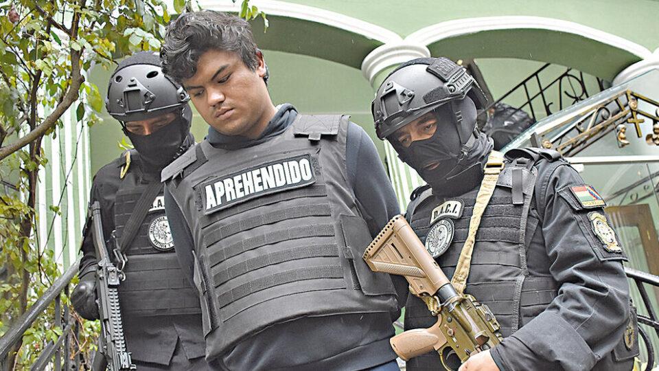 Capturan a uno de los ladrones que robaron y golpearon a una mujer en el túnel de El Abra