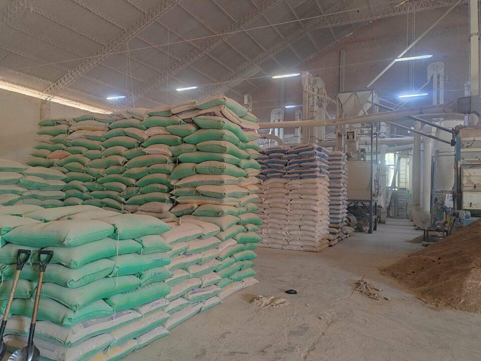 Ingresan 1.500 toneladas de arroz semanalmente para abastecer al país