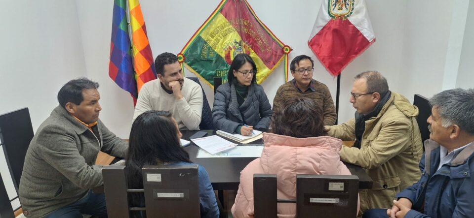 YLB y Comcipo coordinan trabajos para consultas relacionados con los contratos de litio