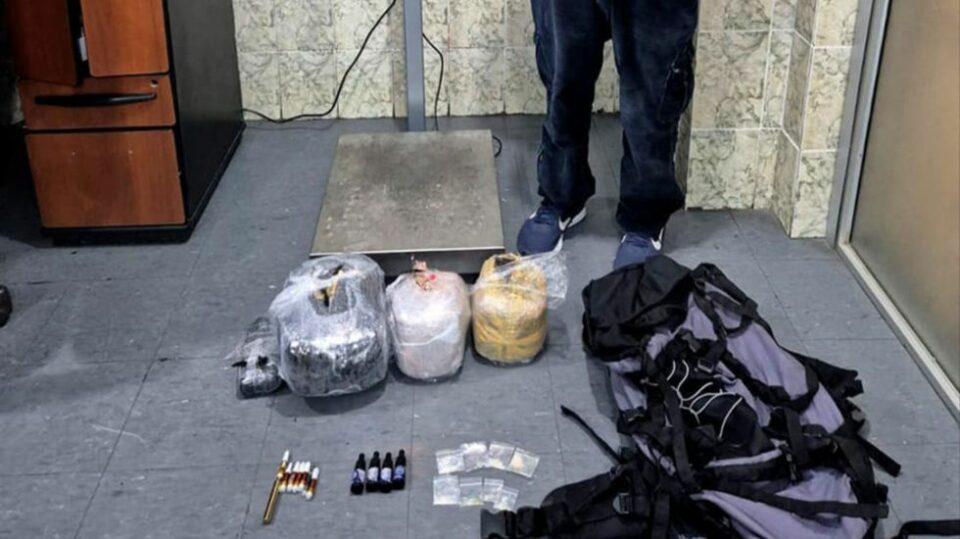 Copacabana: Capturan a peruano que tenía paquetes de marihuana