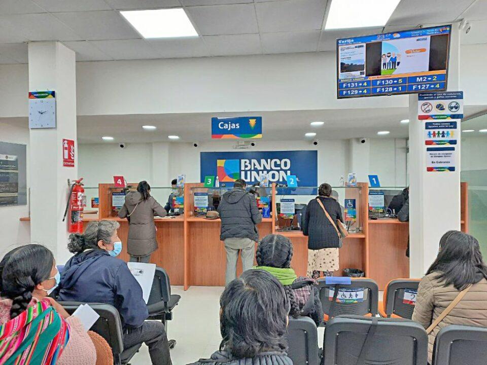 Bancos destinarán $us 20 millones a función social en 2025, según decreto del Gobierno