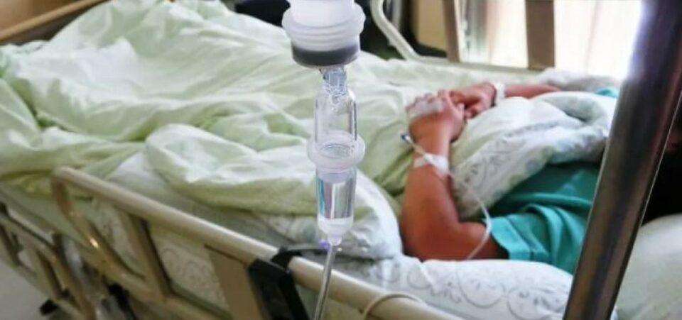 El Alto: Dos niños se atragantan comiendo uva y se encuentran en terapia intensiva