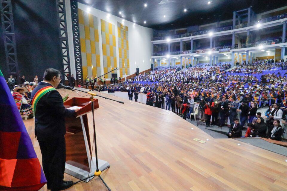 Arce anuncia inyección de Bs 322 millones y proyectos para Oruro