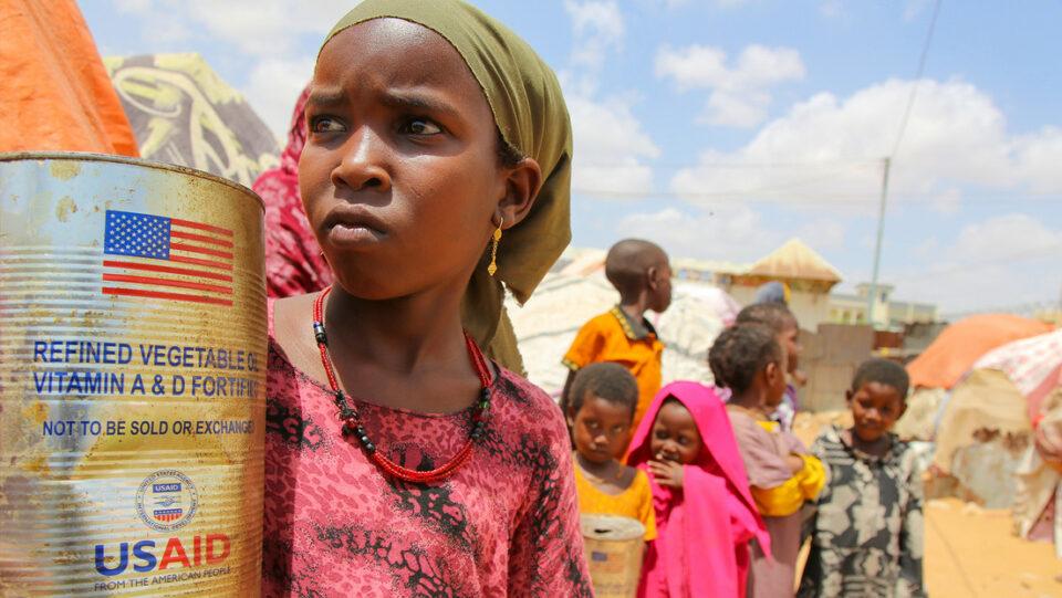 Tribunal de EE.UU. ordena a Trump reanudar la ayuda exterior tras suspensión injustificada