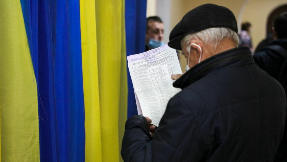 Trump afirma que es hora de elecciones en Ucrania y critica a Zelenski por la situación del país