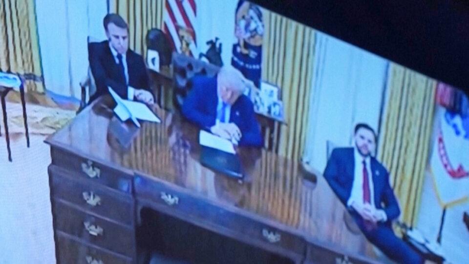 Ignorado por Trump: Macron se sienta a una esquina del escritorio del presidente de EE.UU.