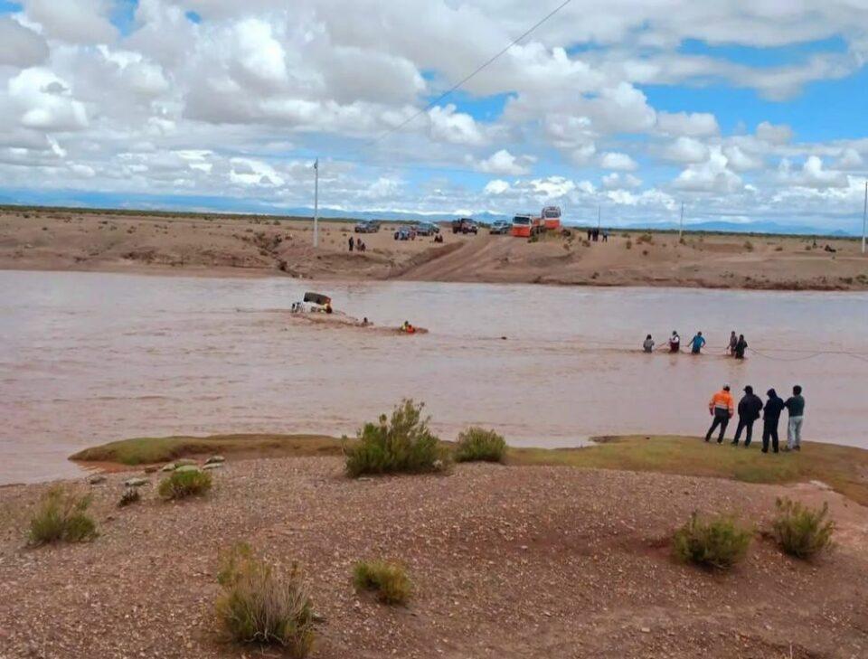 Un hombre muere ahogado tras quedar atrapado en un río en Potosí