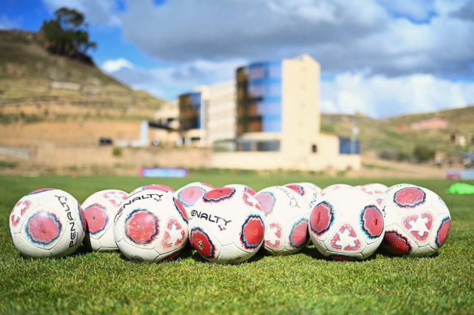 Clubes aceptan torneo amistoso y se aplaza el retorno oficial del fútbol boliviano