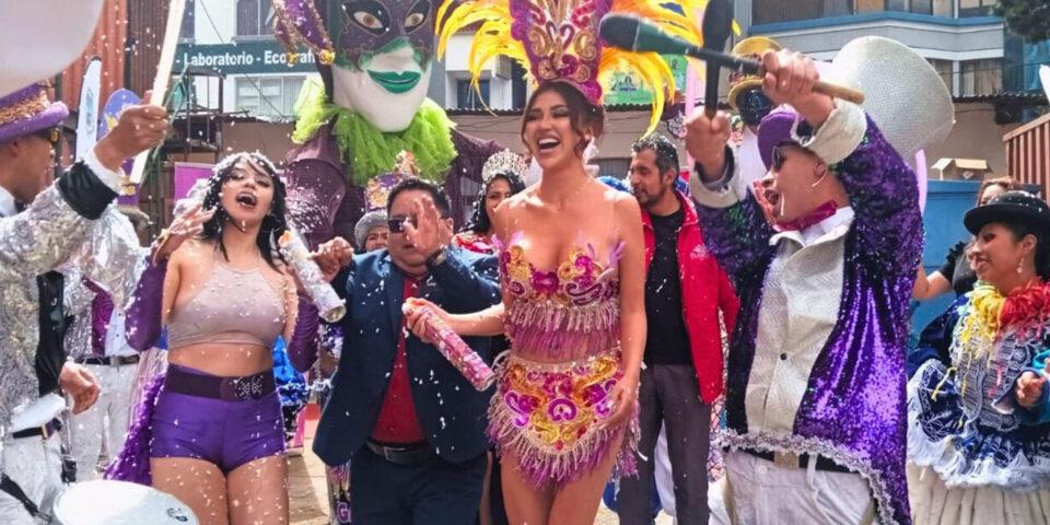 La Alcaldía presenta la agenda del Carnaval Alteño del Bicentenario, con la llegada de los personajes a la Terminal de El Alto
