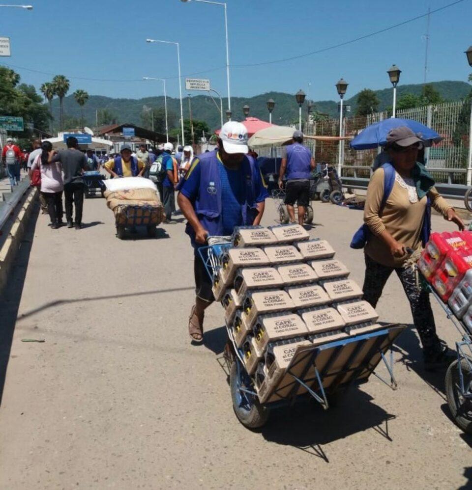 Tarija: Los carteles de ofertas volvieron, pero esta vez en pesos argentinos