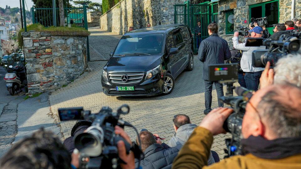 Rusia y EE.UU. revelan acuerdos alcanzados en Estambul, incluyendo la posibilidad de restablecer vuelos directos