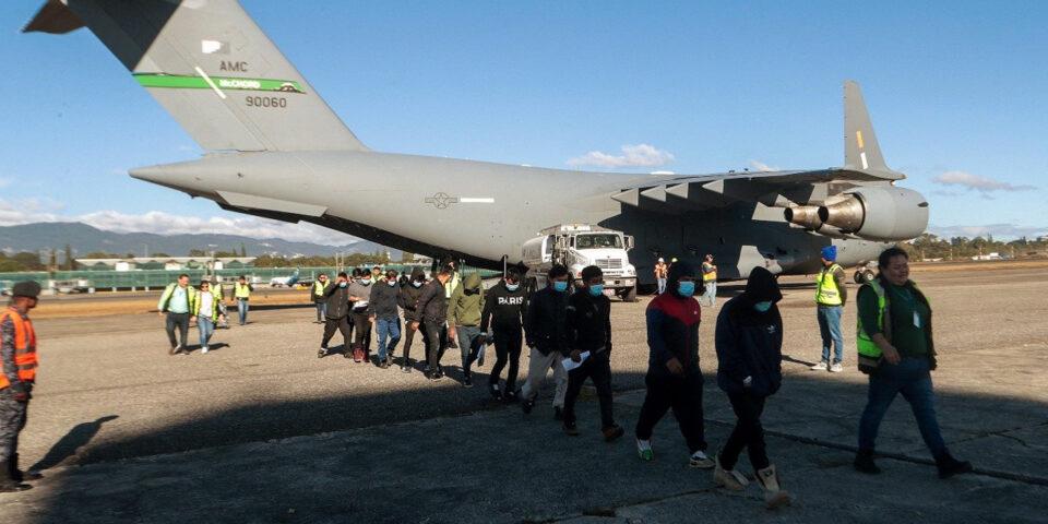 Descartan deportación masiva de bolivianos en Estados Unidos