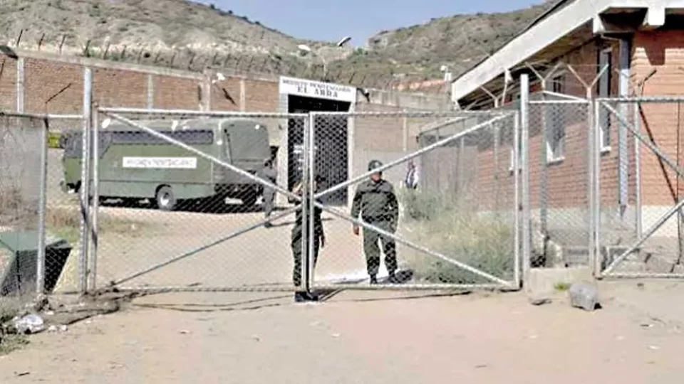 Aíslan al interno de El Abra que golpeó a mujer en estado de gestación