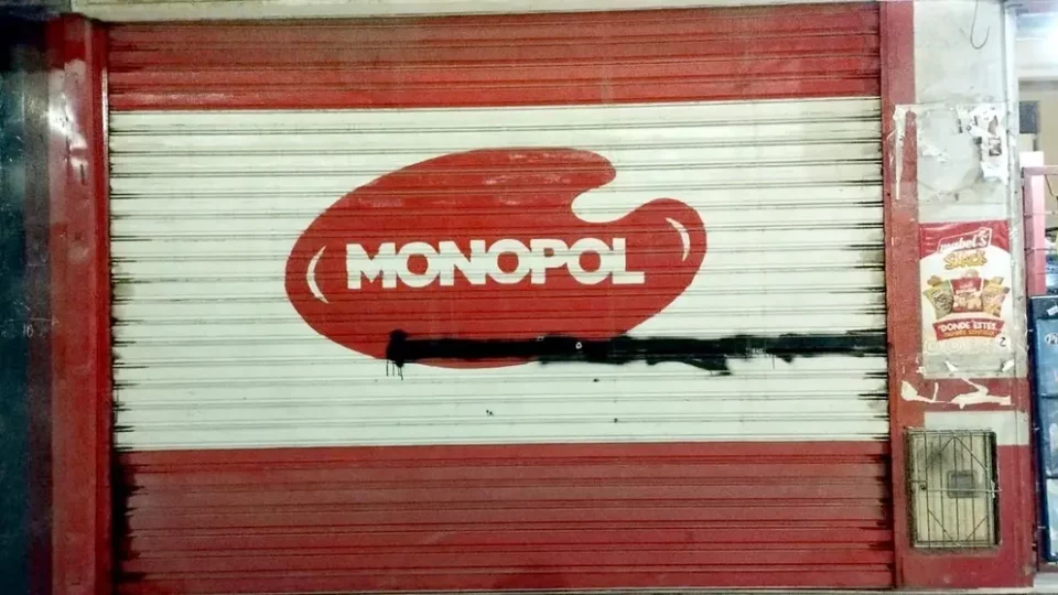 Dueño de ferretería en Colcapirhua denuncia amenaza tras recibir cinco disparos en la puerta de su negocio