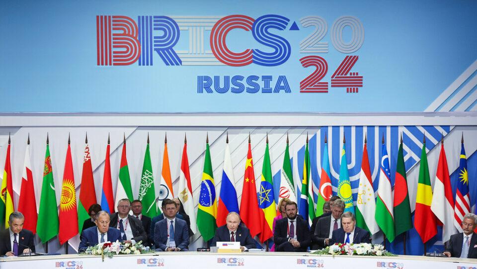 Trump amenaza con nuevos aranceles a los BRICS; Putin defiende el grupo como promotor de desarrollo y prosperidad