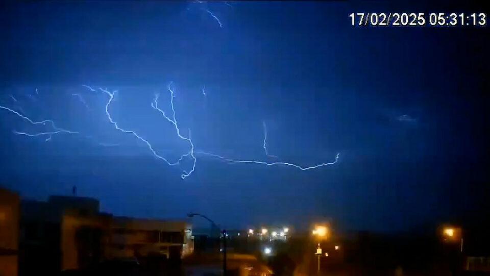 Casi 500 rayos sacuden el cielo en Brasil