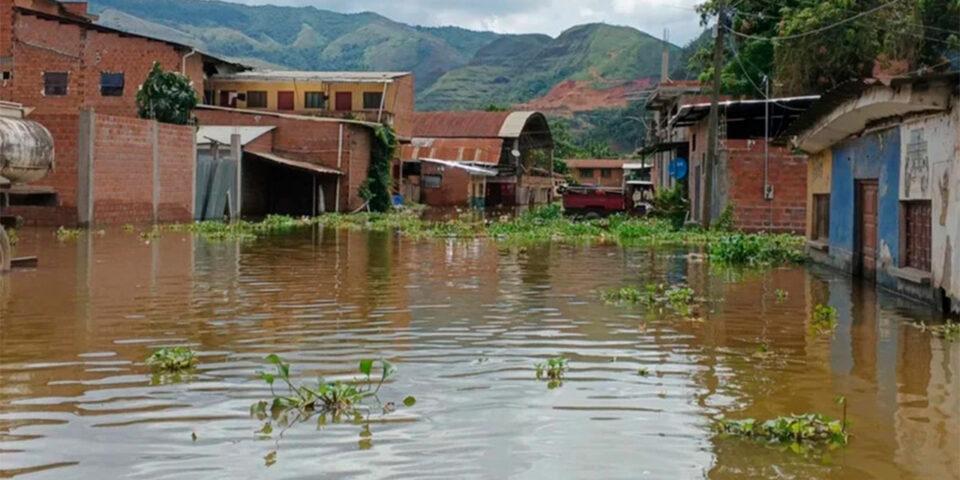 Una riada deja casas anegadas y San Buenaventura se encuentra en alerta en Tipuani