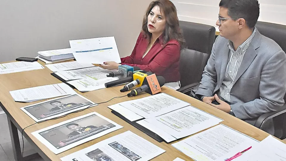 Defensa de hijo de víctimas de doble asesinato denuncia persecución a trabajadores de Papelera Vinto