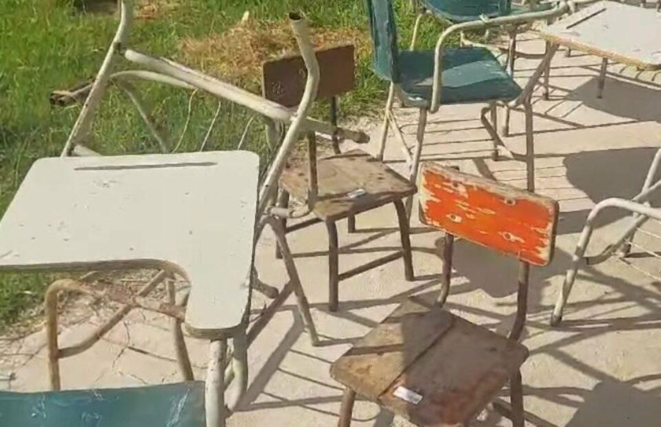 Santa Cruz: Padres de Familias denuncian sobre el mal estado y deterioro del mobiliario educativo