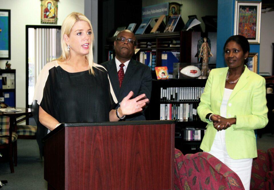 La Fiscal General de EEUU perseguirá a ‘ciudades santuario’