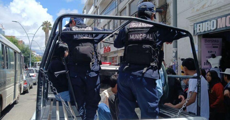 Autoridades remiten a la Defensoría a menores sorprendidos consumiendo alcohol en comparsas