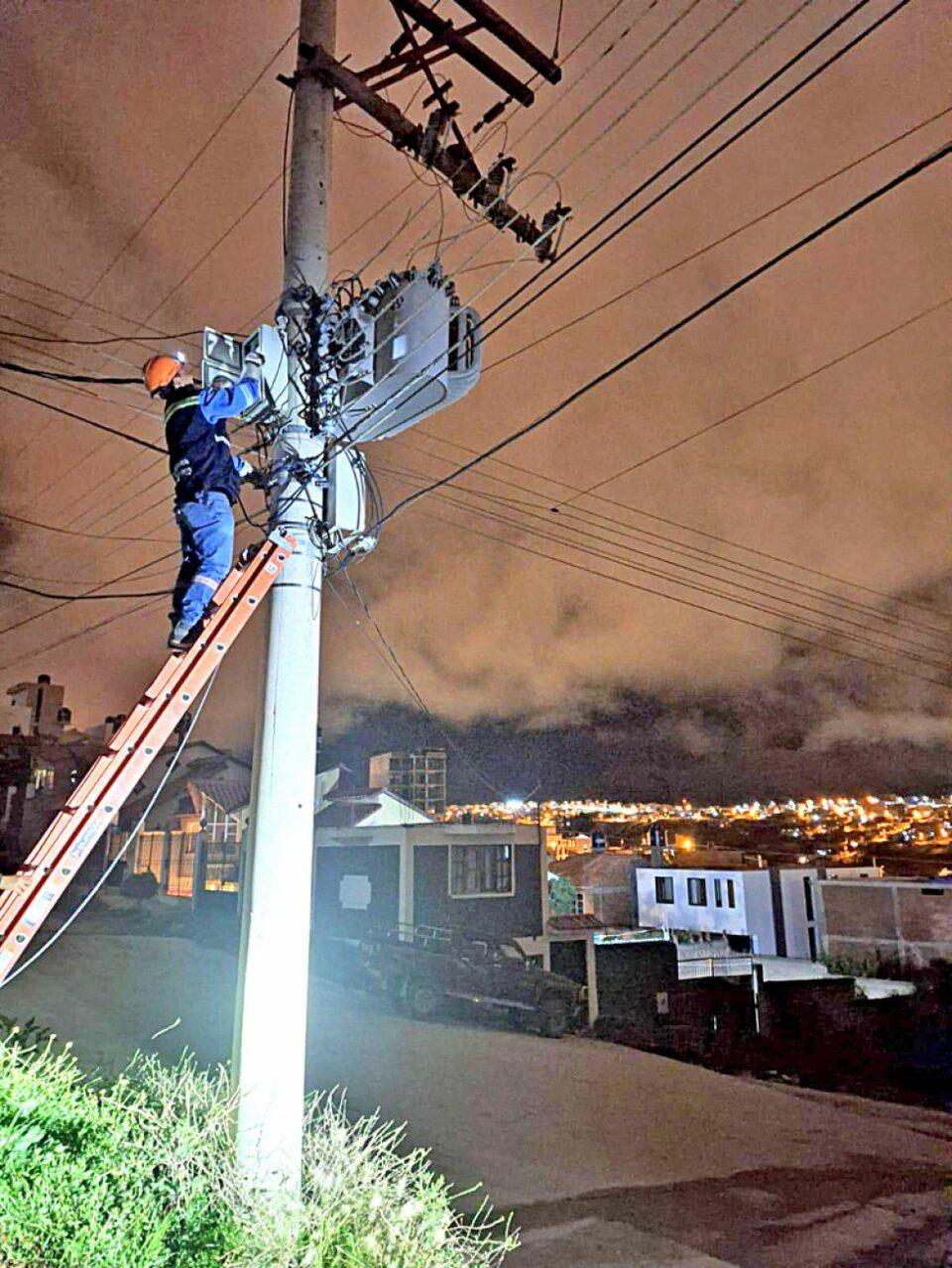 Sucre: Familias se quedan sin electricidad ante fuertes lluvias