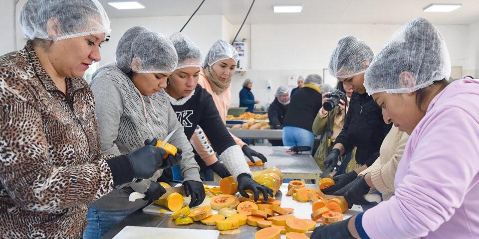 Gobierno reitera mejorar la economía del país