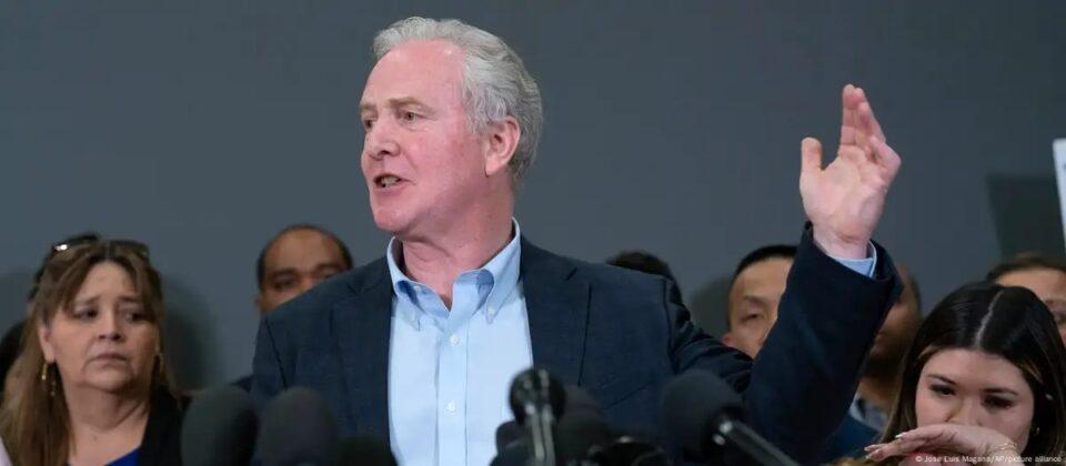 Migrante deportado por error está en otra cárcel salvadoreña