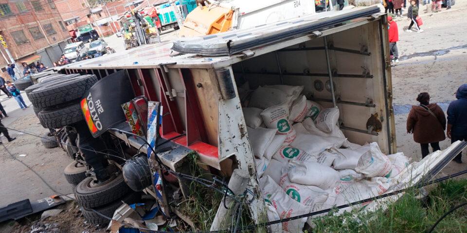 Un accidente de tránsito deja el saldo de 13 personas heridas en la ciudad de La Paz