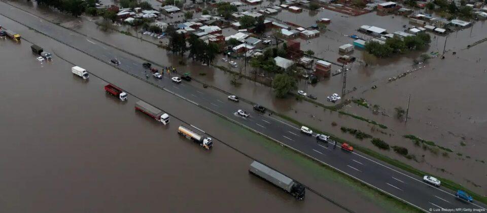 Grandes inundaciones en Argentina tras un fuerte temporal